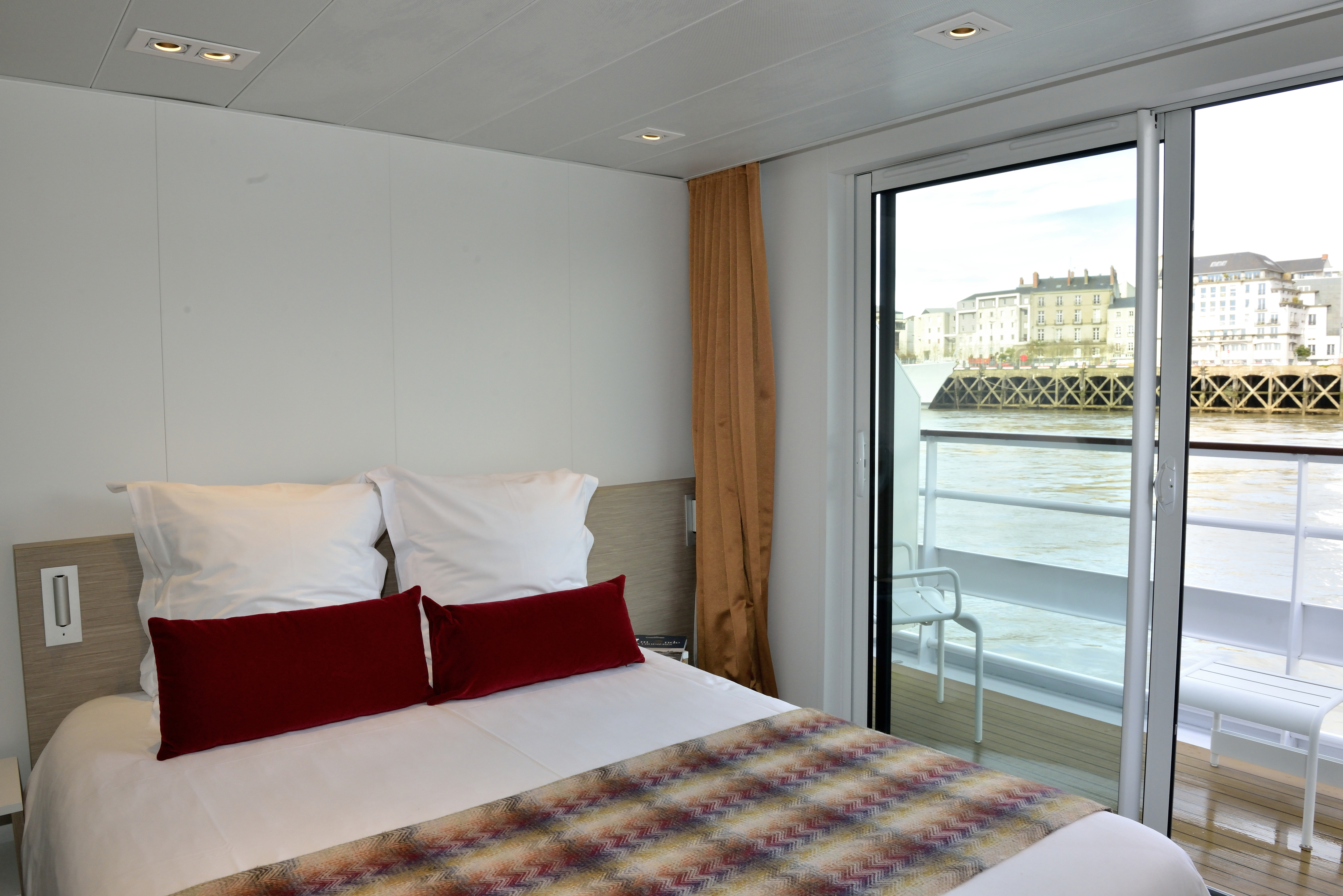 CroisiEurope MS Loire Princesse Cabin 6.jpg